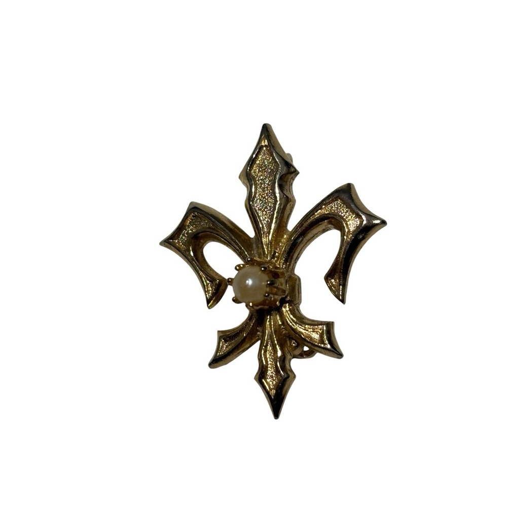 Vintage Gold Tone Victorian Fleur-De-Lis Central Faux Pearl Dainty Brooch Pin